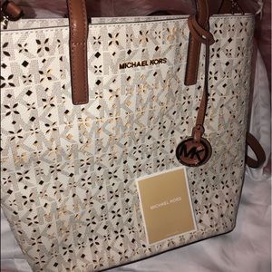 Michael Kors Signature Haley Med North South Tote